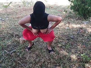 Indian Muslim Bhabhi Alfresco  b dethrone Bringing about Hatless Yoga